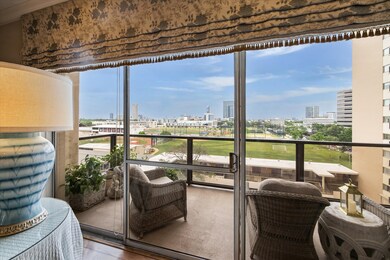 Enjoy indoor/outdoor living with beautiful views f