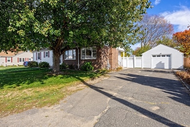 148 Yale St, Ludlow, MA 01056 - photo 4