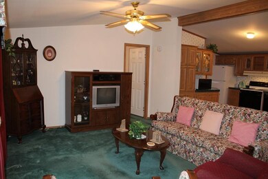 637 S Washington St unit 3, North Attleboro, MA 02760 - photo 3