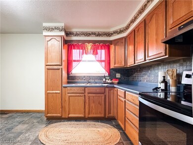 1421 Hocking Rd, Little Hocking, OH 45742 - photo 5