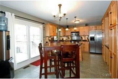 263 Deerpath Ln, Carpentersville, IL 60110 - photo 4