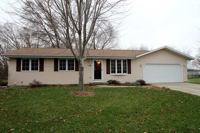 1115 W Burbank Ave, Janesville, WI 53546 - photo 2