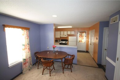 Dining & kitchen 1507