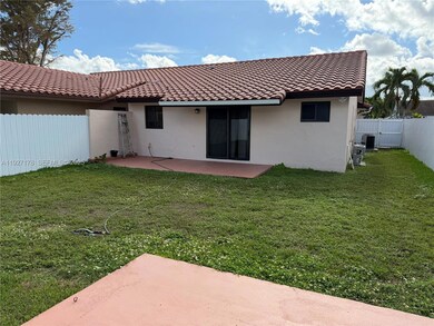 13521 SW 65th Ln, Miami, FL 33183 - photo 4