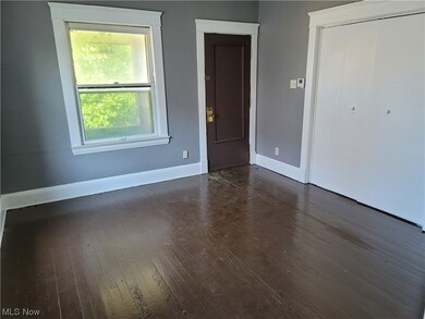 Up Living room, dark hardwoods