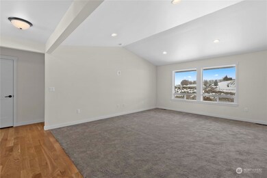 900 N Newport Loop, East Wenatchee, WA 98802 - photo 5