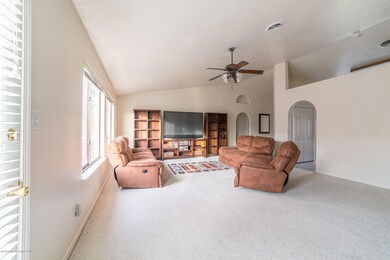 3301 Wellington Ct, Farmington, NM 87402 - photo 4