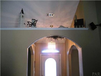 FOYER AND GREATROOM HAVE PLANT LEDGES