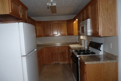 680 Dillon St, Crossville, TN 38555 - photo 7