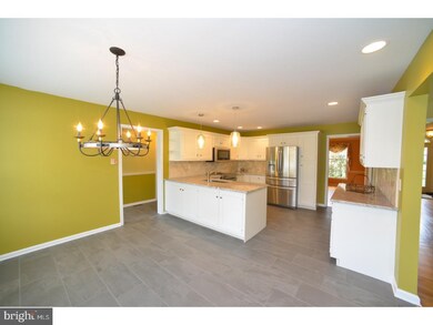 649 N Saratoga Dr, Moorestown, NJ 08057 - photo 5