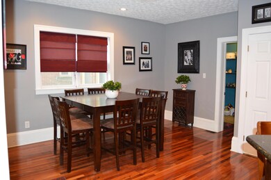 Eat in kitchen area