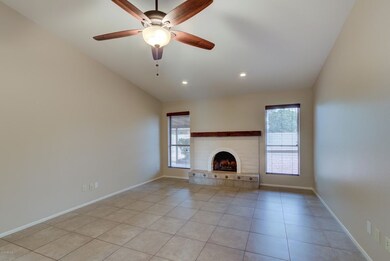 2807 N Central Dr-6