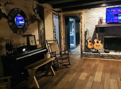 126 Hillcrest Dr, Linden, TN 37096 - photo 3