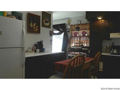 28 Fleetwood Dr, Newburgh, NY 12550 - photo 5