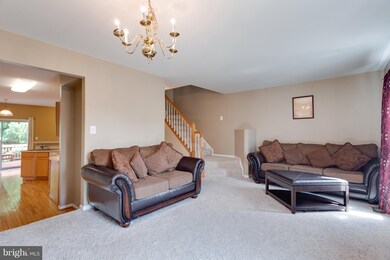 13396 Burrough Farm Dr, Herndon, VA 20171 - photo 6