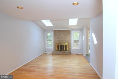 12230 Tildenwood Dr, Rockville, MD 20852 - photo 6