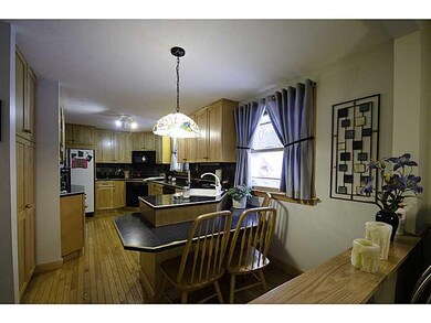 Kitchen. Includes a breakfast area.