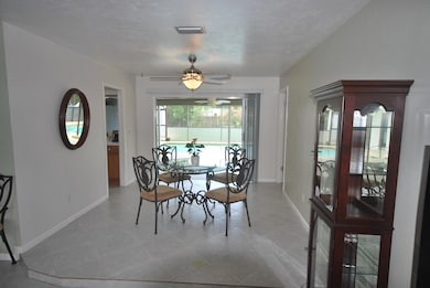 2140 Dining to pool