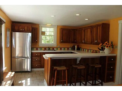 Kitchen. Bright Eat-In Kitchen with new Stainless 