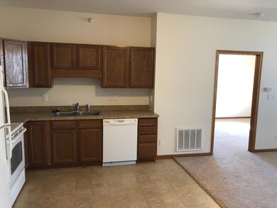 4511-Twain-Circle-202-2