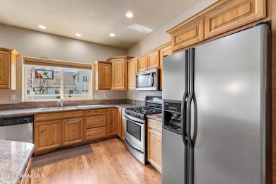 Kitchen w/gas grill top stove