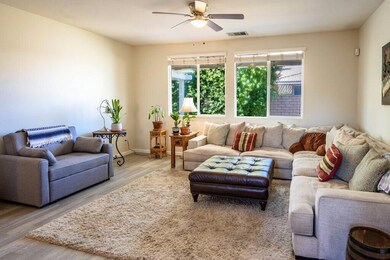 Edinburgh 37805 - 7.jpg-SMALL