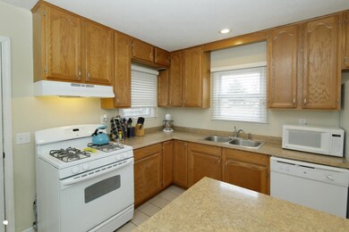 2808 Nelbert-07_TN