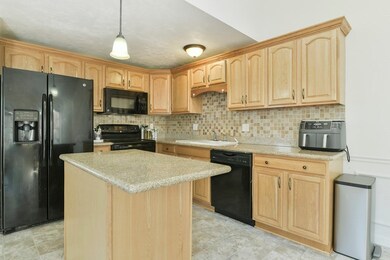 42 Honeysuckle Rd, Worcester, MA 01607 - photo 6