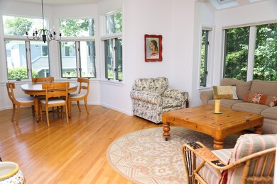 Photo Dining Room & Living Room