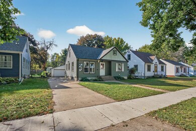 2542 4th Ave E, Saint Paul, MN 55109 - photo 3