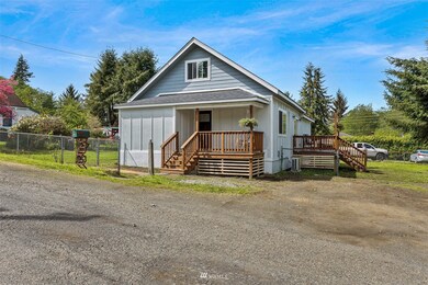 2048 Williams St, Raymond, WA 98577 - photo 2
