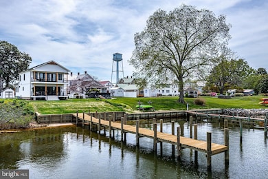 696 Main St, Reedville, VA 22539 - photo 2