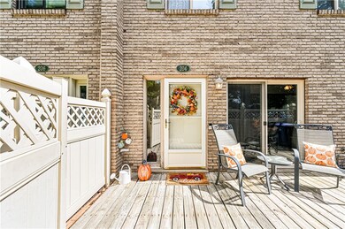 204 Williamsburg Ln unit 204, Export, PA 15632 - photo 4