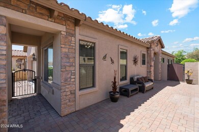 Front Patio & Courtyard