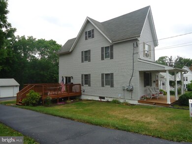 539 Heckel Ave, Spring City, PA 19475 - photo 4