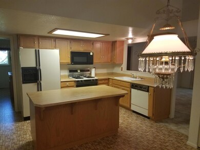 878 Deodara Ct, Grants Pass, OR 97527 - photo 4