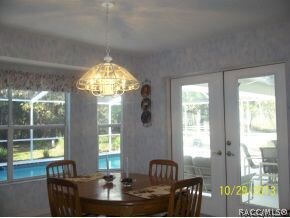 Breakfast room.