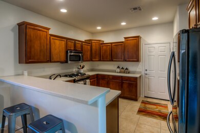 14 Kitchen photo a