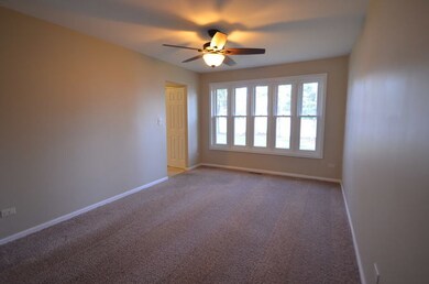 259 Bay Colony Dr, Naperville, IL 60565 - photo 2