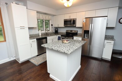 775 Huntingdon Dr, Schenectady, NY 12309 - photo 7