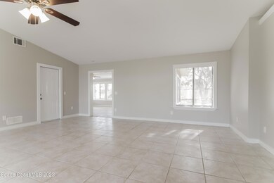 002-photo-living-room-10127308