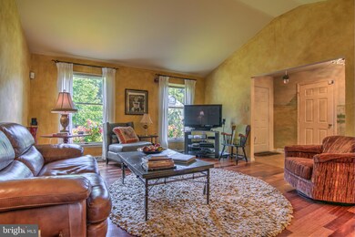 8 Archer Ln, Reading, PA 19607 - photo 4