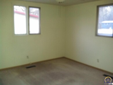 1400 SW Clontarf St, Topeka, KS 66611 - photo 7