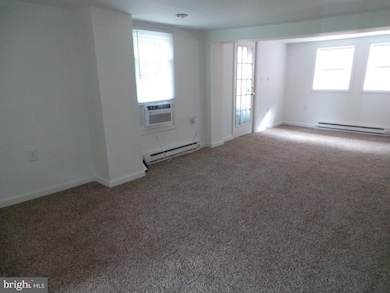 331 Independence St, Berkeley Springs, WV 25411 - photo 4