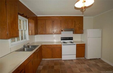 411 1st Ave, Statesville, NC 28677 - photo 3