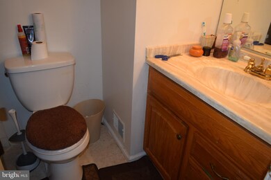 14002 Chestnut Ct, Laurel, MD 20707 - photo 2