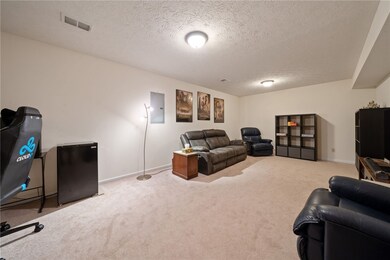 4003 Trail Side Ct unit B, Jeannette, PA 15644 - photo 7