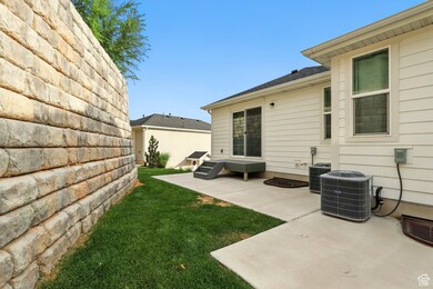 630 S Plum Creek Ln E, Ogden, UT 84404 - photo 5