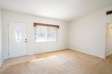 120 Ruby Cir, Brandon, FL 33510 - photo 2