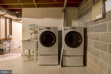 2344 Paddock Ln, Reston, VA 20191 - photo 5